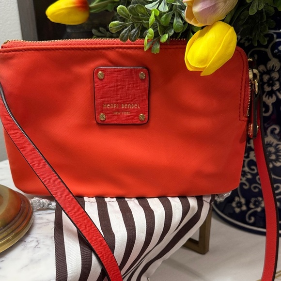 henri bendel Handbags - henri bendel Jetsetter Mini Crossbody with Gold Accents Pristine